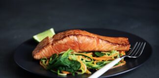 Zdrowa dieta dla mamy i dziecka – co jeść na co dzień? Photo Healthy meal