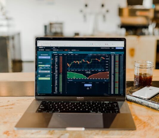 Jak skutecznie organizować rodzinne budżety i planować wydatki? Photo Budget planner