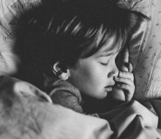 Sposoby na poprawę jakości snu dziecka – co naprawdę działa? Photo "Methods to Improve a Childs Sleep Quality – What Really Works?"
