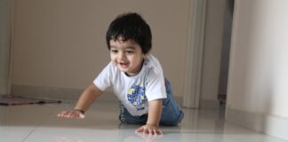 Jak szybko posprzątać dom, gdy masz małe dzieci? Photo "How to quickly clean the house when you have small children?"